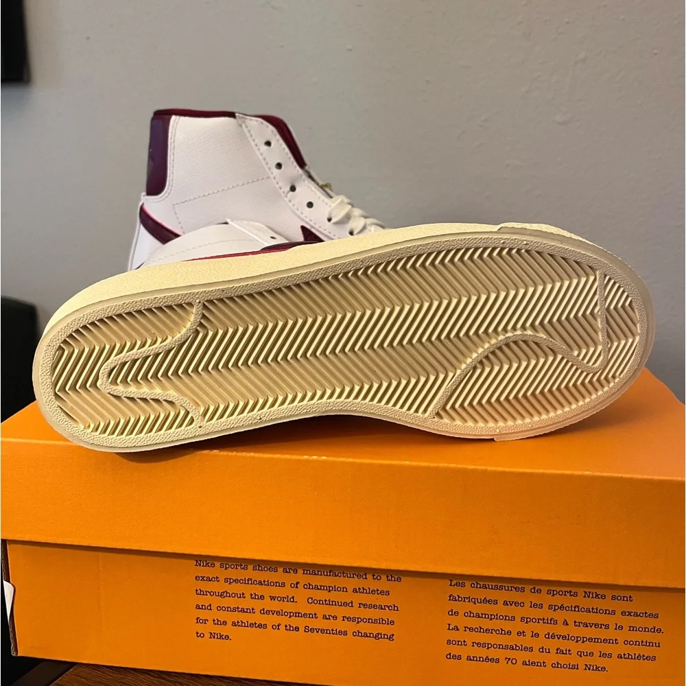 NWT Women's Nike Blazer Low '77 Sneakers in White & Red - DV7003-100 - Picture 5 of 11